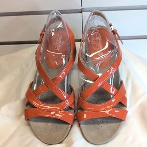 Geox Respira Italian Patent Leather Formosa Sandals Size 8 NWOB